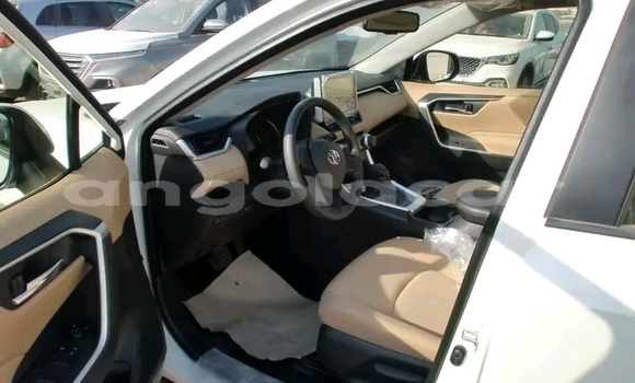 Comprar Usado Toyota RAV4 Outro Carro em Luanda em Luanda Province Comprar Usado Toyota RAV4 Outro Carro em Luanda em Luanda Province