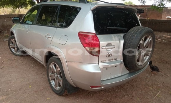 Comprar Usado Toyota RAV4 Outro Carro em Luanda em Luanda Province Comprar Usado Toyota RAV4 Outro Carro em Luanda em Luanda Province