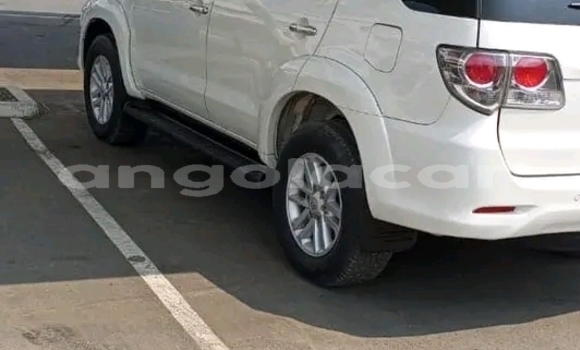 Buy Used Toyota Fortuner White Car in Luanda in Luanda Province Buy Used Toyota Fortuner White Car in Luanda in Luanda Province