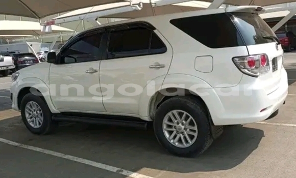 Buy Used Toyota Fortuner White Car in Luanda in Luanda Province Buy Used Toyota Fortuner White Car in Luanda in Luanda Province