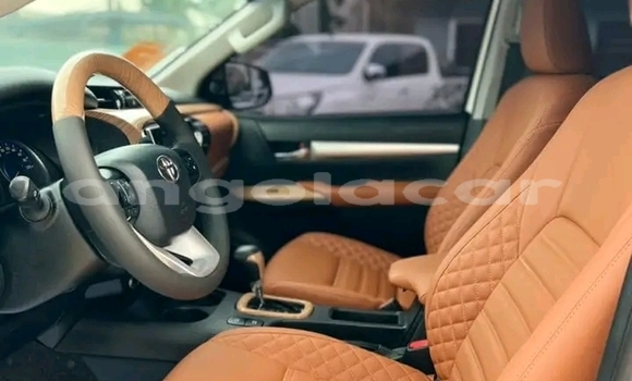 Buy Used Toyota Hilux White Car in Luena in Moxico Buy Used Toyota Hilux White Car in Luena in Moxico