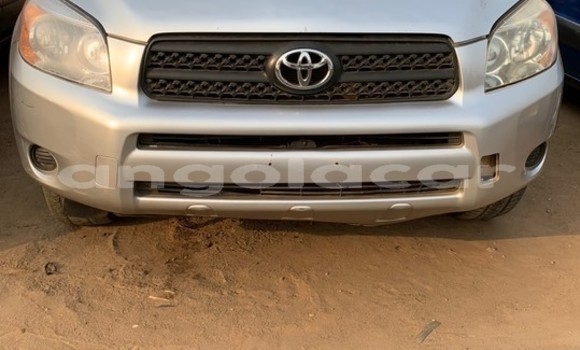 Comprar Usado Toyota RAV4 Outro Carro em Luanda em Luanda Province