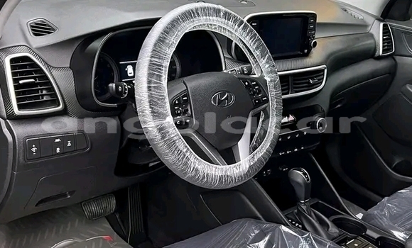 Buy Used Hyundai Tucson Red Car in Luanda in Luanda Province Buy Used Hyundai Tucson Red Car in Luanda in Luanda Province