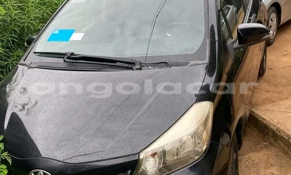 Comprar Usado Toyota Yaris Preto Carro em Luanda em Luanda Province
