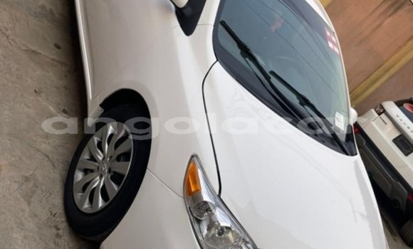 Acheter Occasion Voiture Toyota Corolla Blanc à Luanda, Province de Luanda