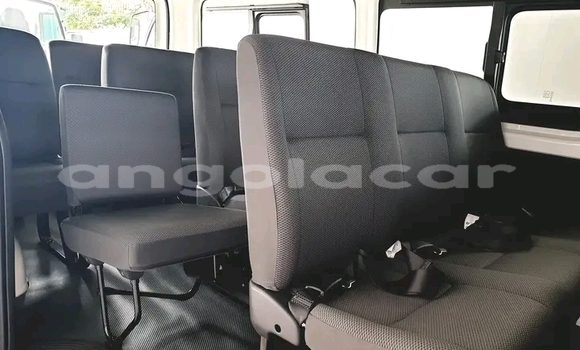 Buy Used Toyota Hiace White Car in Luanda in Luanda Province Buy Used Toyota Hiace White Car in Luanda in Luanda Province