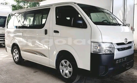 Buy Used Toyota Hiace White Car in Luanda in Luanda Province Buy Used Toyota Hiace White Car in Luanda in Luanda Province