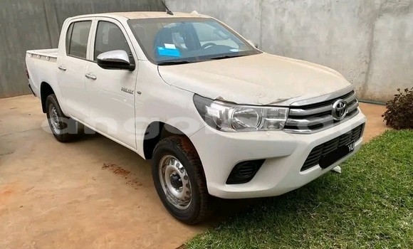 Comprar Usado Toyota Hilux Branco Carro em Luanda em Luanda Province Comprar Usado Toyota Hilux Branco Carro em Luanda em Luanda Province