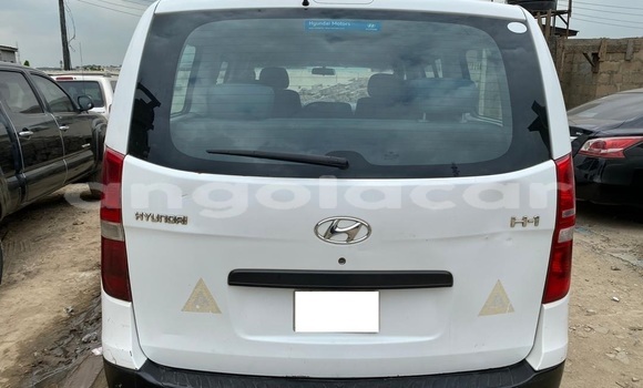 Buy Used Hyundai H1 White Car in Luanda in Luanda Province Buy Used Hyundai H1 White Car in Luanda in Luanda Province