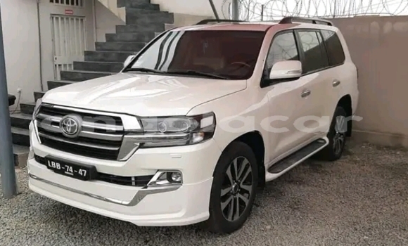 Buy Used Toyota Land Cruiser White Car in Luanda in Luanda Province Buy Used Toyota Land Cruiser White Car in Luanda in Luanda Province