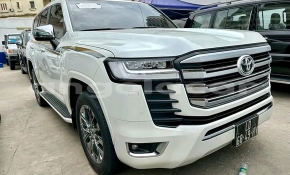 Buy Used Toyota Land Cruiser White Car in Luanda in Luanda Province Buy Used Toyota Land Cruiser White Car in Luanda in Luanda Province