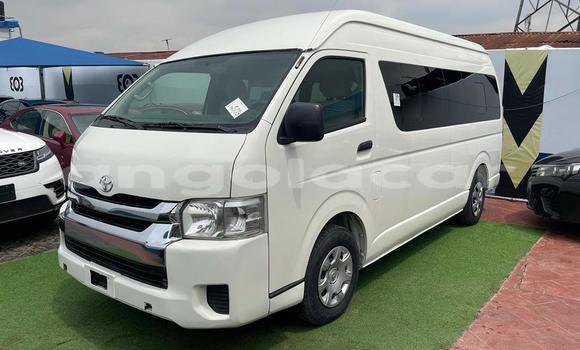 Comprar Usado Toyota Hiace Branco Carro em Luanda em Luanda Province Comprar Usado Toyota Hiace Branco Carro em Luanda em Luanda Province