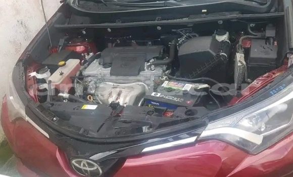 Comprar Usado Toyota RAV4 Vermelho Carro em Luanda em Luanda Province Comprar Usado Toyota RAV4 Vermelho Carro em Luanda em Luanda Province