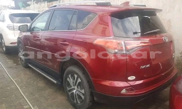 Comprar Usado Toyota RAV4 Vermelho Carro em Luanda em Luanda Province Comprar Usado Toyota RAV4 Vermelho Carro em Luanda em Luanda Province
