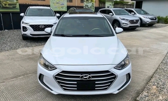 Acheter Occasion Voiture Hyundai Elantra Blanc à Luanda, Province de Luanda