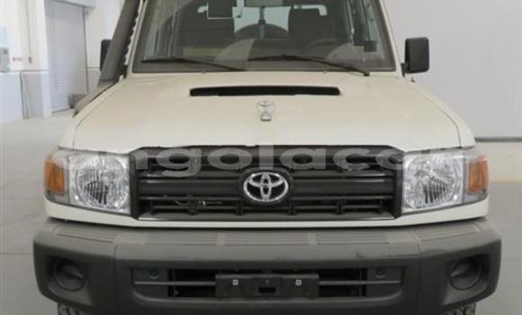 Acheter Occasion Voiture Toyota Land Cruiser Blanc à Luanda, Province de Luanda Acheter Occasion Voiture Toyota Land Cruiser Blanc à Luanda, Province de Luanda