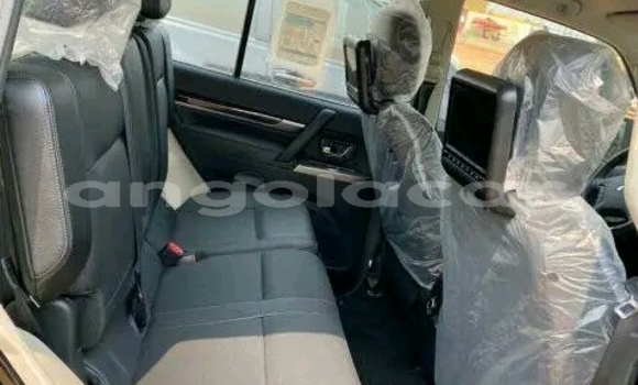 Buy Used Mitsubishi Pajero Black Car in Luanda in Luanda Province Buy Used Mitsubishi Pajero Black Car in Luanda in Luanda Province