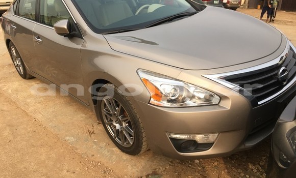 Buy Used Nissan Altima Silver Car in Luanda in Luanda Province