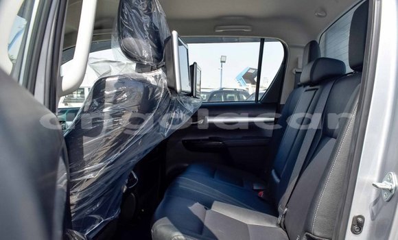 Comprar Novo Toyota Hilux Branco Carro em Benguela em Benguela Comprar Novo Toyota Hilux Branco Carro em Benguela em Benguela