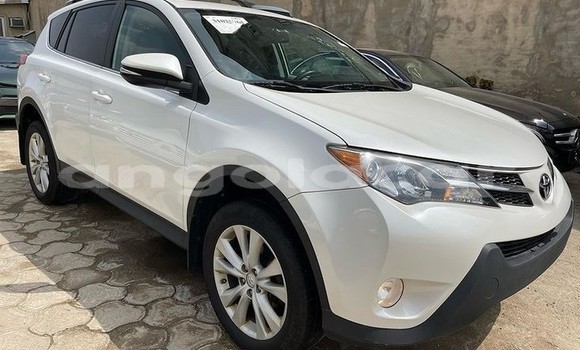 Acheter Occasion Voiture Toyota RAV4 Blanc à Luanda, Province de Luanda