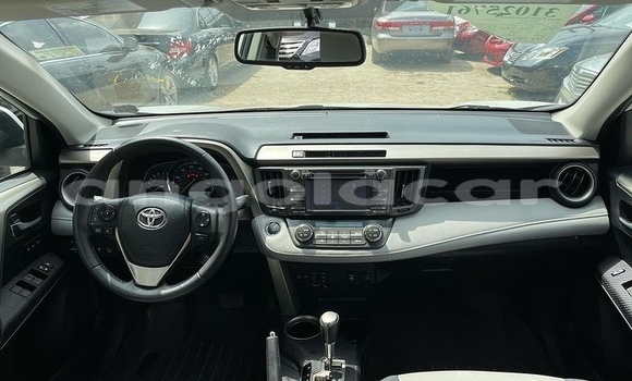 Comprar Usado Toyota RAV4 Branco Carro em Luanda em Luanda Province Comprar Usado Toyota RAV4 Branco Carro em Luanda em Luanda Province