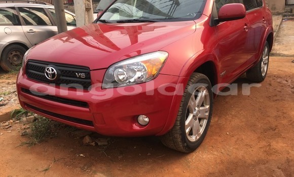 Acheter Occasion Voiture Toyota RAV4 Rouge à Luanda, Province de Luanda Acheter Occasion Voiture Toyota RAV4 Rouge à Luanda, Province de Luanda