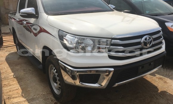 Acheter Occasion Voiture Toyota Hilux Blanc à Luanda, Province de Luanda Acheter Occasion Voiture Toyota Hilux Blanc à Luanda, Province de Luanda