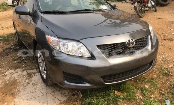 Comprar Usado Toyota Corolla Prata Carro em Luanda em Luanda Province
