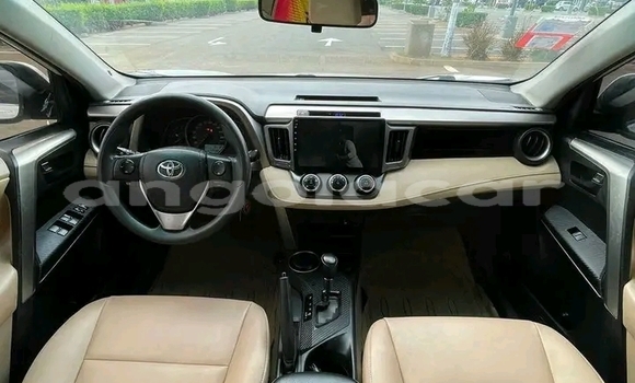 Comprar Usado Toyota RAV4 Branco Carro em Luanda em Luanda Province Comprar Usado Toyota RAV4 Branco Carro em Luanda em Luanda Province