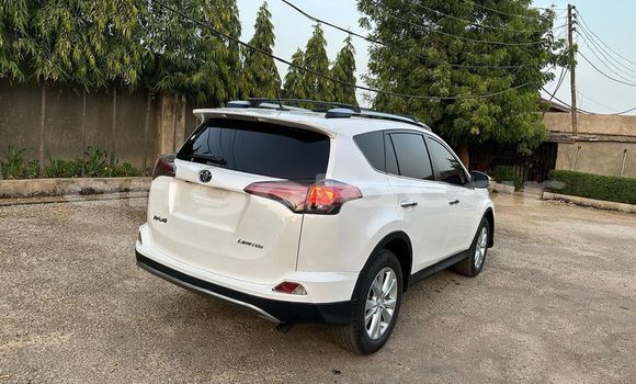 Comprar Usado Toyota RAV4 Branco Carro em Luanda em Luanda Province Comprar Usado Toyota RAV4 Branco Carro em Luanda em Luanda Province