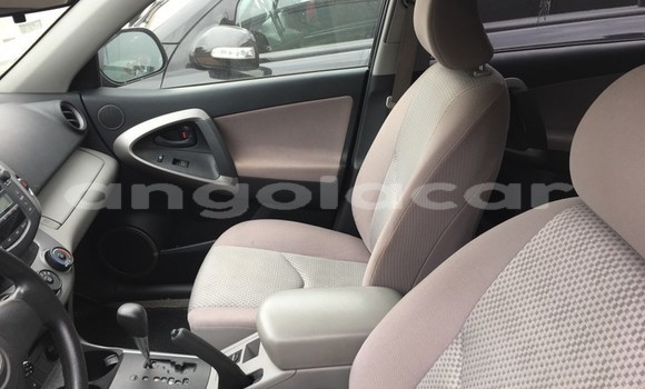 Comprar Usado Toyota RAV4 Azul Carro em Luanda em Luanda Province Comprar Usado Toyota RAV4 Azul Carro em Luanda em Luanda Province