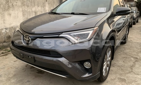 Acheter Occasion Voiture Toyota RAV4 Gris à Luanda, Province de Luanda Acheter Occasion Voiture Toyota RAV4 Gris à Luanda, Province de Luanda