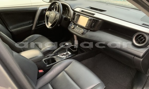 Acheter Occasion Voiture Toyota RAV4 Gris à Luanda, Province de Luanda Acheter Occasion Voiture Toyota RAV4 Gris à Luanda, Province de Luanda