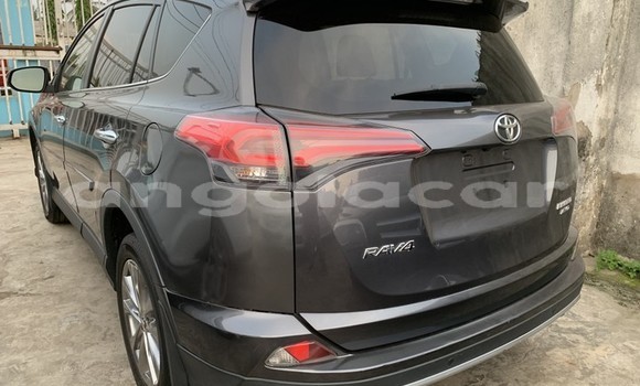 Acheter Occasion Voiture Toyota RAV4 Gris à Luanda, Province de Luanda Acheter Occasion Voiture Toyota RAV4 Gris à Luanda, Province de Luanda