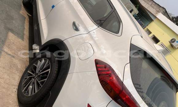 Buy Used Hyundai Tucson White Car in Luanda in Luanda Province Buy Used Hyundai Tucson White Car in Luanda in Luanda Province