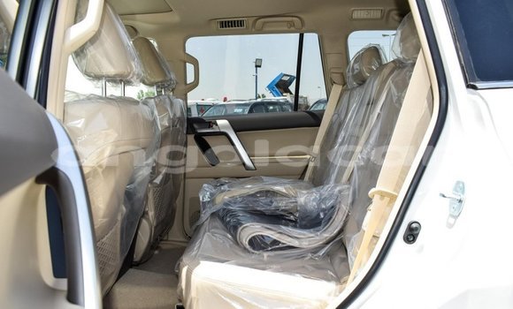 Acheter Neuf Voiture Toyota Land Cruiser Prado Blanc à Benguela, Benguela Acheter Neuf Voiture Toyota Land Cruiser Prado Blanc à Benguela, Benguela