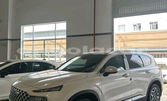 Buy Used Hyundai Santa Fe White Car in Lobito in Benguela Buy Used Hyundai Santa Fe White Car in Lobito in Benguela
