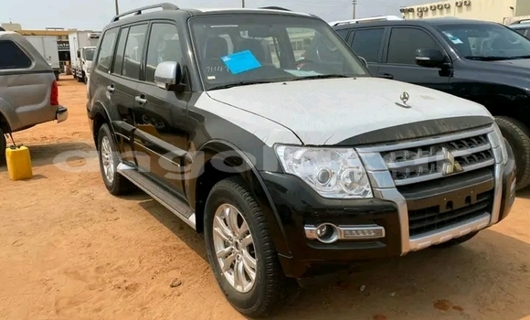 Comprar Usado Mitsubishi Pajero Preto Carro em Lobito em Benguela Comprar Usado Mitsubishi Pajero Preto Carro em Lobito em Benguela