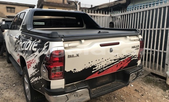 Buy Used Toyota Hilux White Car in Lobito in Benguela Buy Used Toyota Hilux White Car in Lobito in Benguela