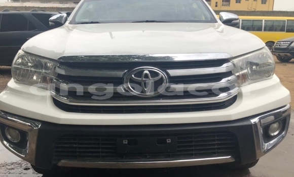 Acheter Occasion Voiture Toyota Hilux Blanc à Luanda, Province de Luanda Acheter Occasion Voiture Toyota Hilux Blanc à Luanda, Province de Luanda