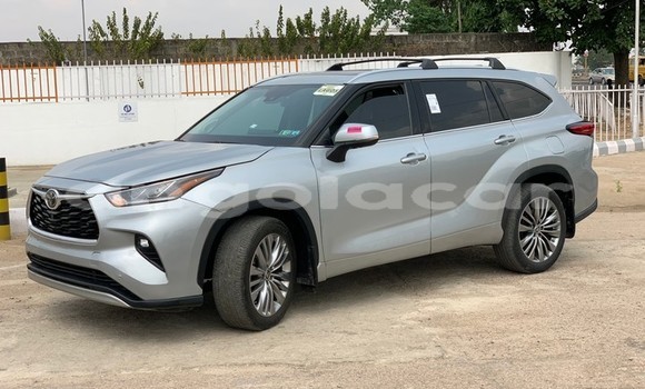 Buy Used Toyota Highlander Silver Car in Luanda in Luanda Province Buy Used Toyota Highlander Silver Car in Luanda in Luanda Province