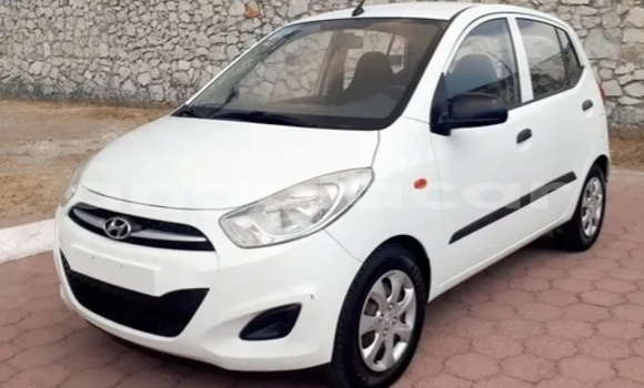 Buy Used Hyundai i10 White Car in Luanda in Luanda Province Buy Used Hyundai i10 White Car in Luanda in Luanda Province