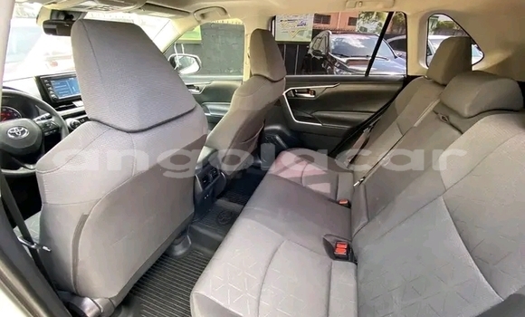Acheter Occasion Voiture Toyota RAV4 Blanc à Luanda, Province de Luanda Acheter Occasion Voiture Toyota RAV4 Blanc à Luanda, Province de Luanda