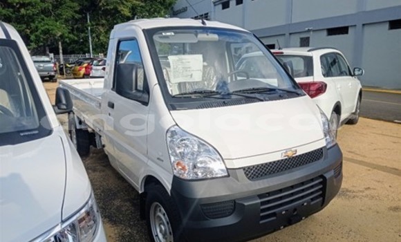 Acheter Occasion Voiture Chevrolet Niva Blanc à Luanda, Province de Luanda