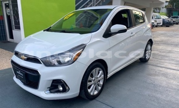 Acheter Occasion Voiture Chevrolet spark Blanc à Luanda, Province de Luanda