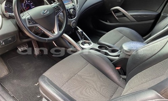 Acheter Occasion Voiture Hyundai Veloster Rouge à Luanda, Province de Luanda Acheter Occasion Voiture Hyundai Veloster Rouge à Luanda, Province de Luanda