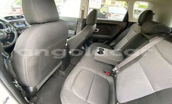 Buy Used Kia Soul White Car in Luanda in Luanda Province Buy Used Kia Soul White Car in Luanda in Luanda Province