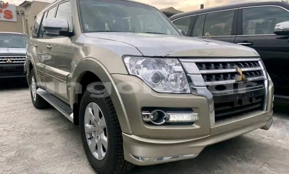Comprar Usado Mitsubishi Pajero Sport Outro Carro em Luanda em Luanda Province