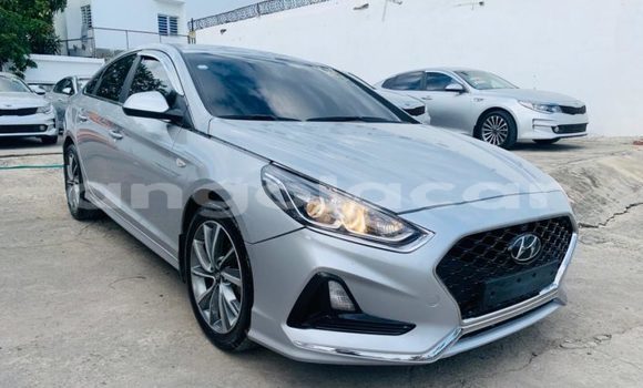Buy Used Hyundai Sonata Silver Car in Luanda in Luanda Province Buy Used Hyundai Sonata Silver Car in Luanda in Luanda Province