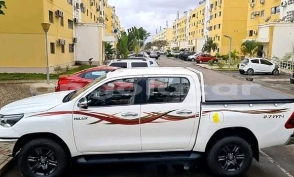 Buy Used Toyota Hilux White Car in Luanda in Luanda Province Buy Used Toyota Hilux White Car in Luanda in Luanda Province